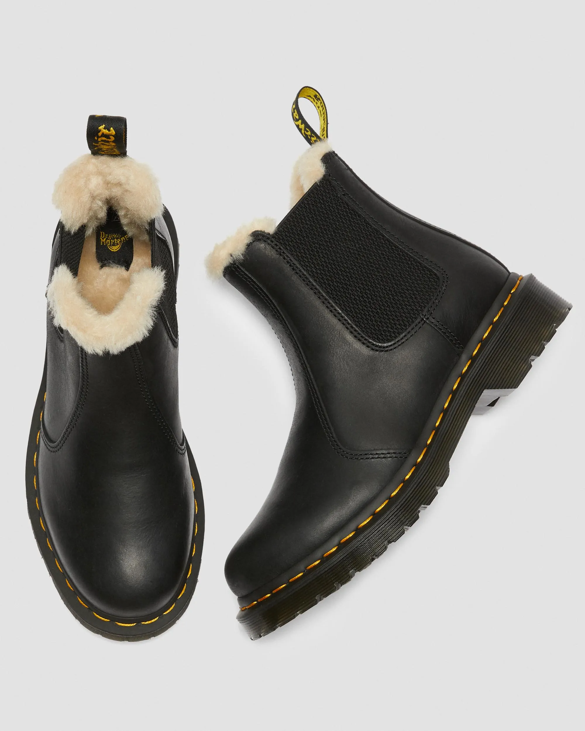 2976 Women's Chelsea boots with faux fur lining Dr. Martens