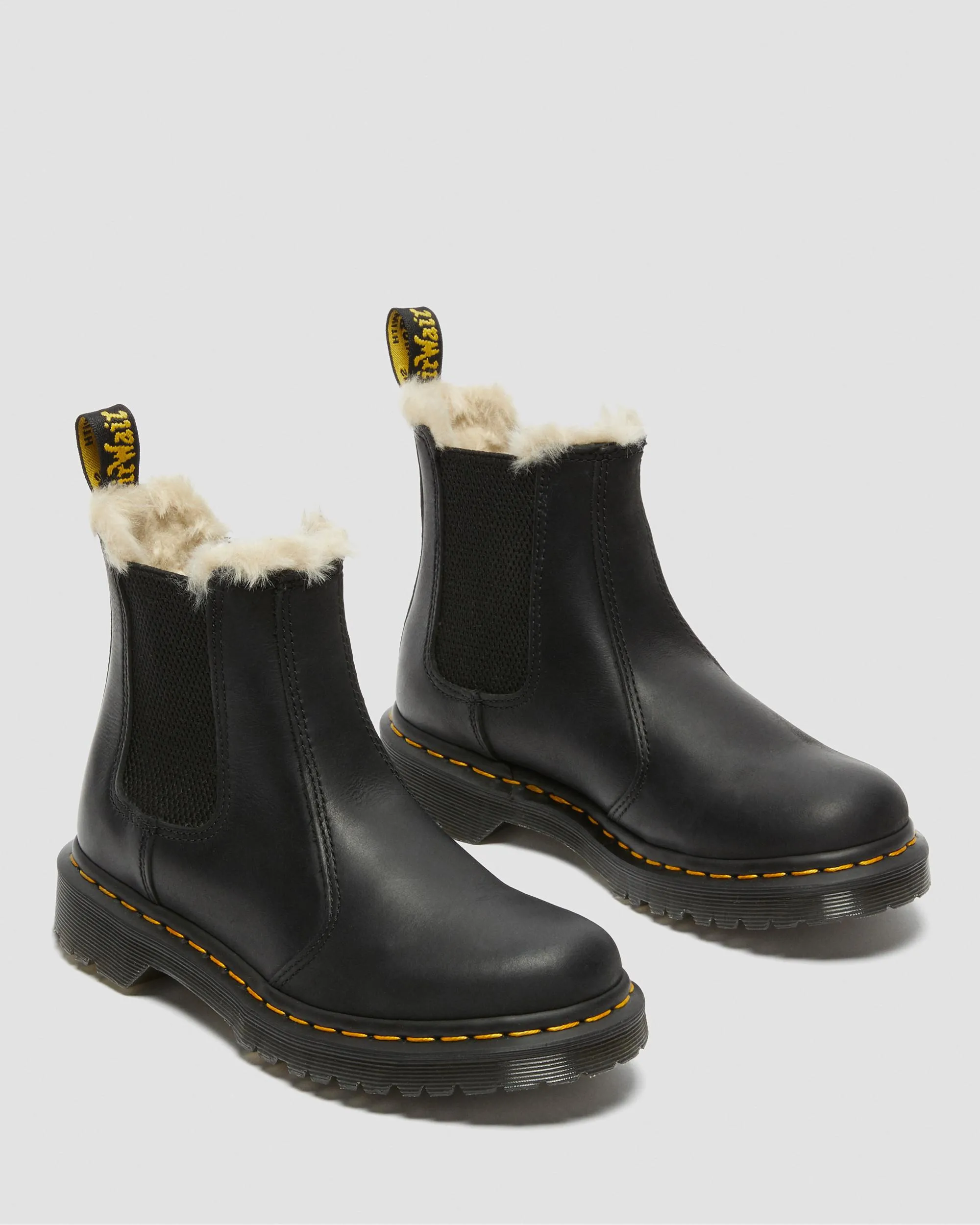 2976 Women's Chelsea boots with faux fur lining Dr. Martens