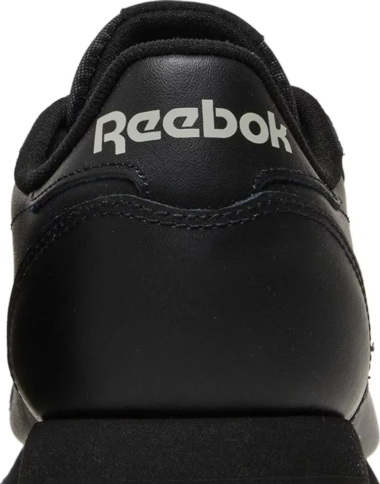 Classic leather 'core black' Reebok sneakers, black