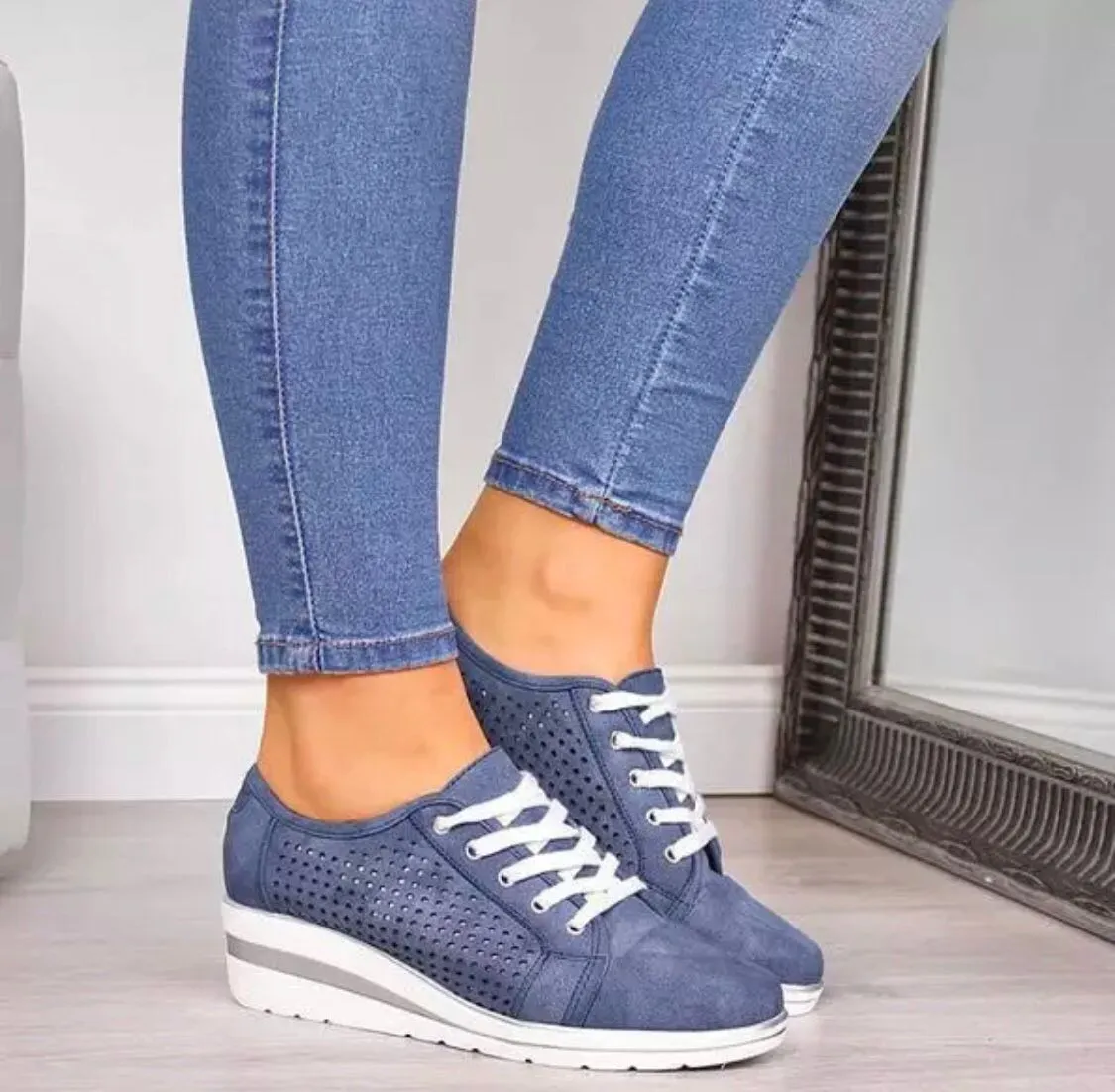 Comfortable wedge openwork breathable lace-up casual sneakers