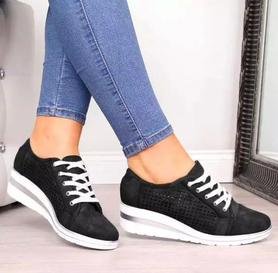 Comfortable wedge openwork breathable lace-up casual sneakers