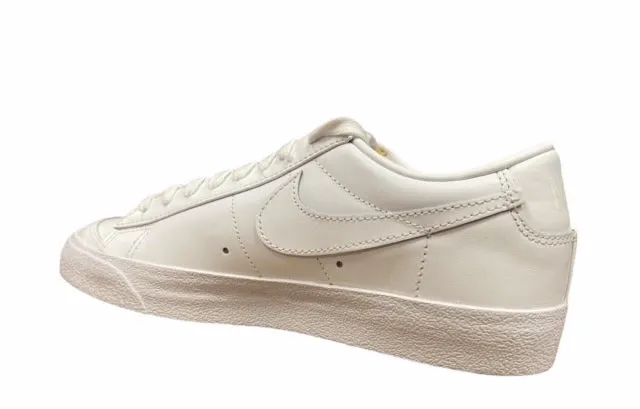 Nike women's sneakers shoe Blazer Low '77 DC4769 101 white