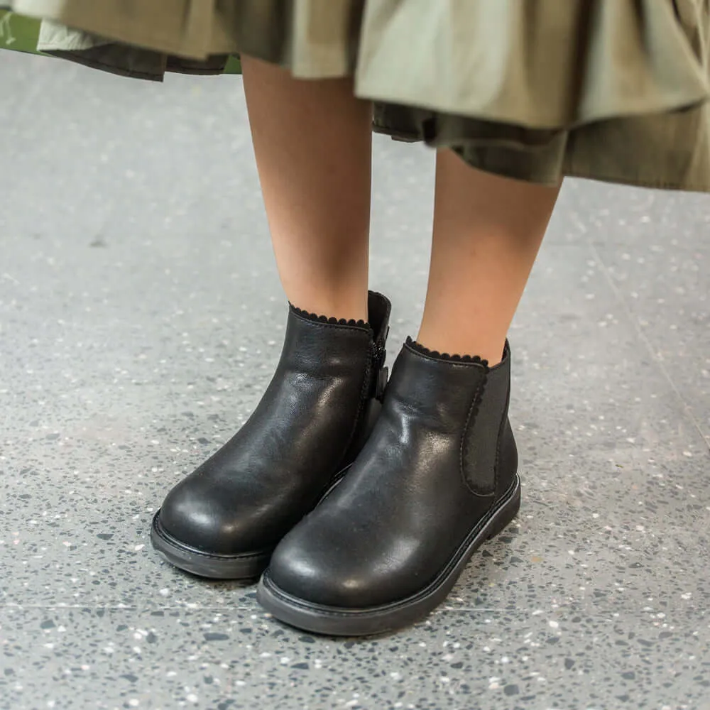 Tessel Tail Kids Black Chelsea Boots